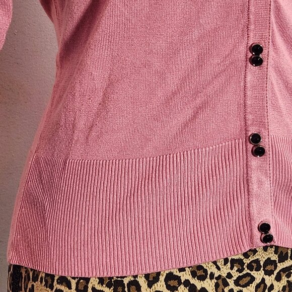 Rose colored cardigan with double button detail - Picture 3 of 5